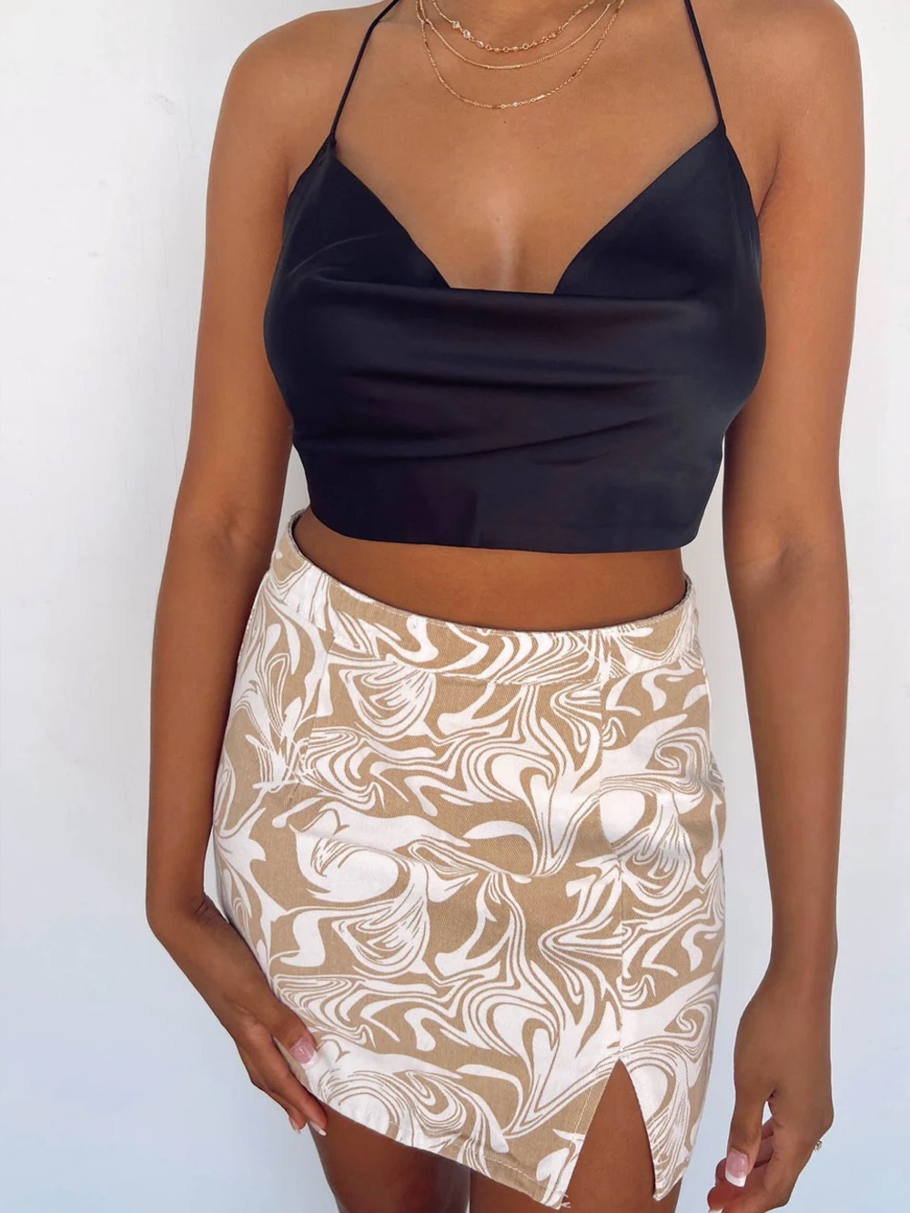 vestique Beige and White Swirl Mini Skirt